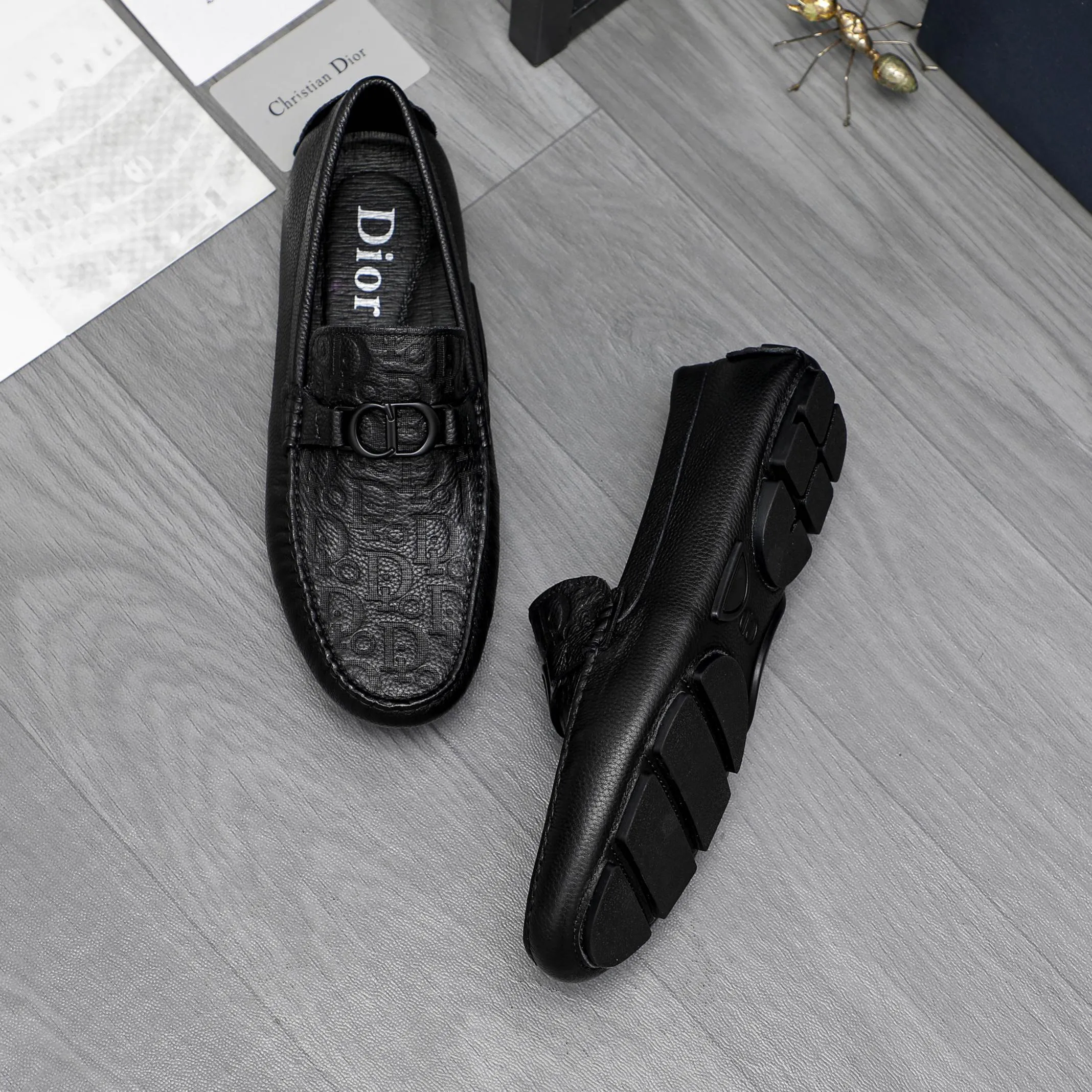 Men's shoes 💰400 Product trademark: Dior "Dior" casual slip-on shoes Regular size: 38-45 (45 is custom-made and non-returnable) Product materials: Selected pebbled cowhide embossed upper, pigskin lining, rubber outsole